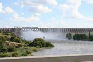 Bloemhoef residents evacuate homes due to Vaal Dam flooding after more sluice gates opened.