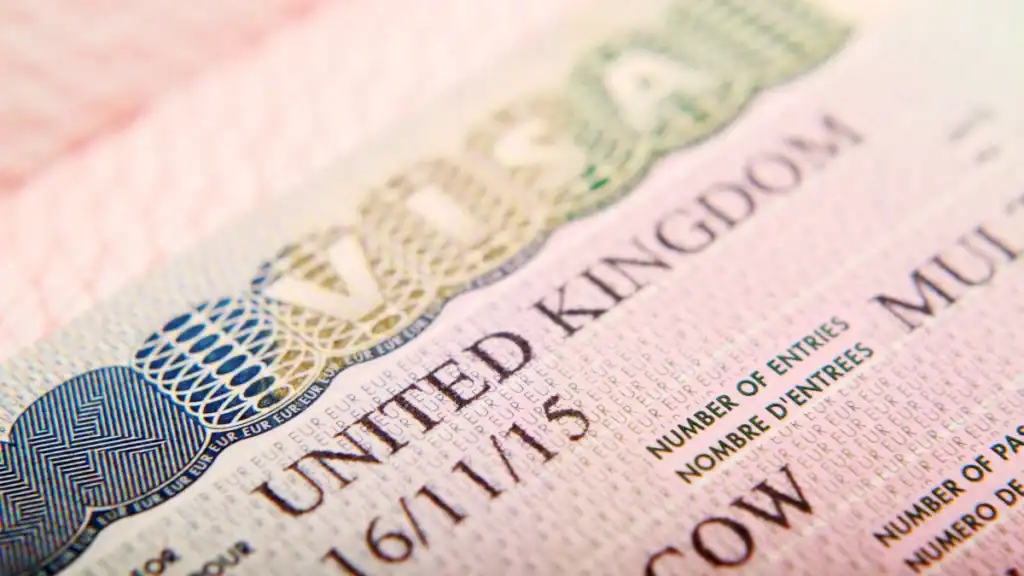 UK residency changes for South Africans working abroad with new ILR rules and Skilled Worker visa reforms