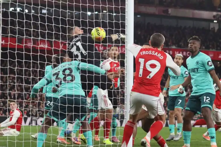 Arsenal beat Wolverhampton 2–1 in Premier League action at Emirates Stadium via own goals.