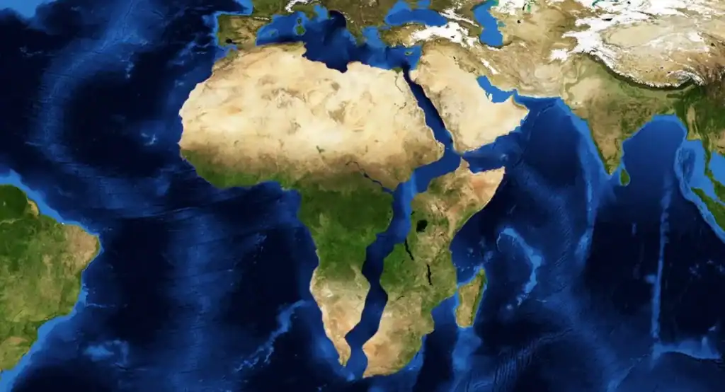 Map of East African Rift showing the Somali Plate and Nubian Plate drifting apart to form an ocean.