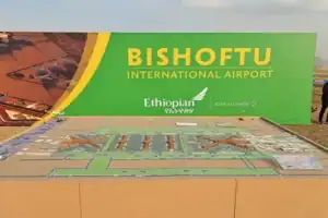 Prime Minister Abiy Ahmed and CEO Mesfin Tasew at the Bishoftu International Airport groundbreaking.