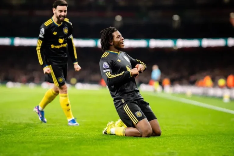 Manchester United players celebrate stunning 3-2 Premier League win over Arsenal at Emirates Stadium
