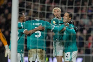 Liverpool defeat Sunderland by 1-0 in Premier League as Virgil van Dijk scores at Stadium of Light