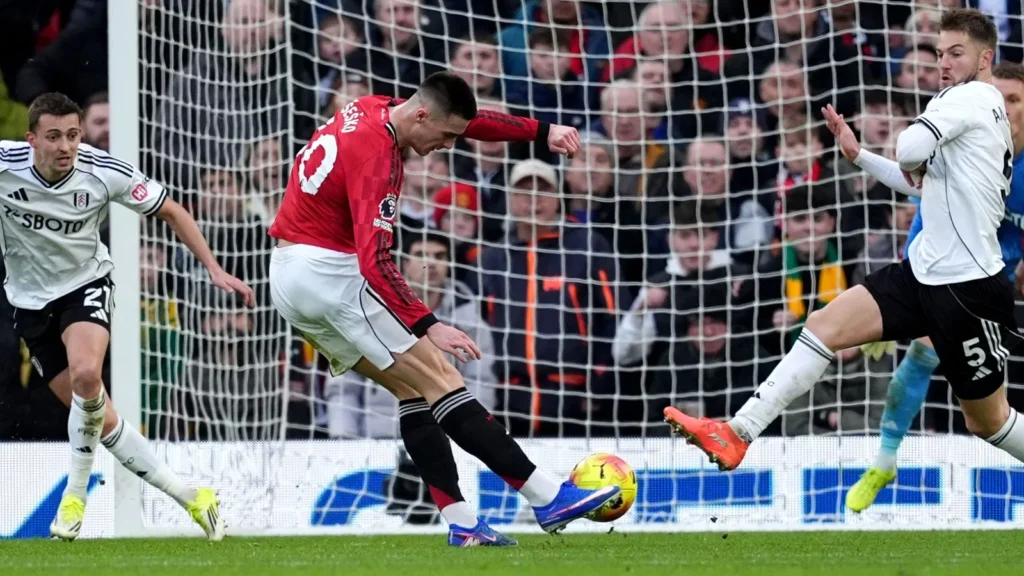 Manchester United celebrate as Benjamin Sesko scores late winner against Fulham in Premier League clash
