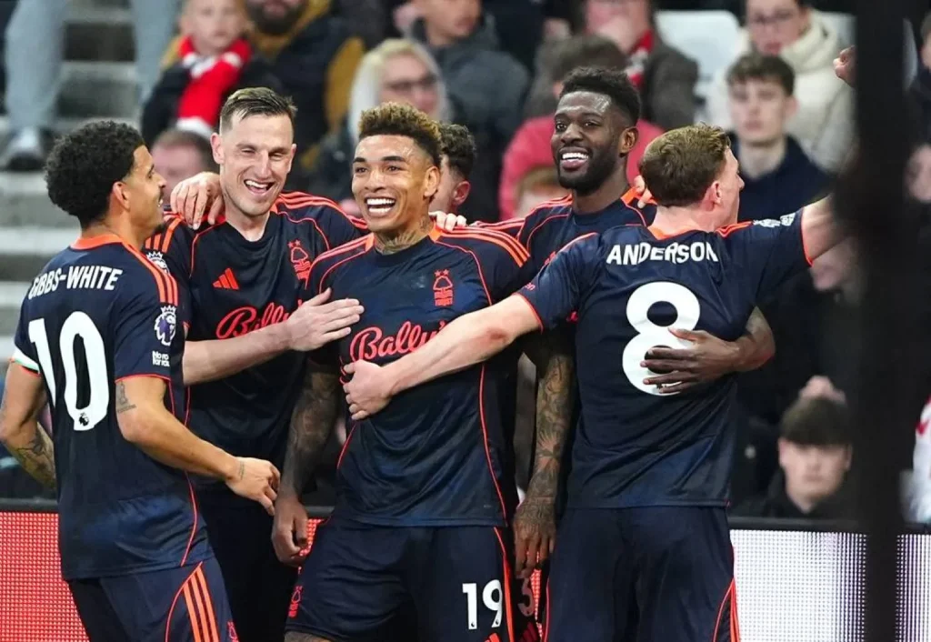 Nottingham Forest players celebrate after they beat Sunderland 5-0 in a Premier League match.