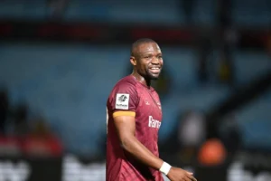 Tshegofatso Mabasa scores a late equalizer for Stellenbosch against Mamelodi Sundowns.