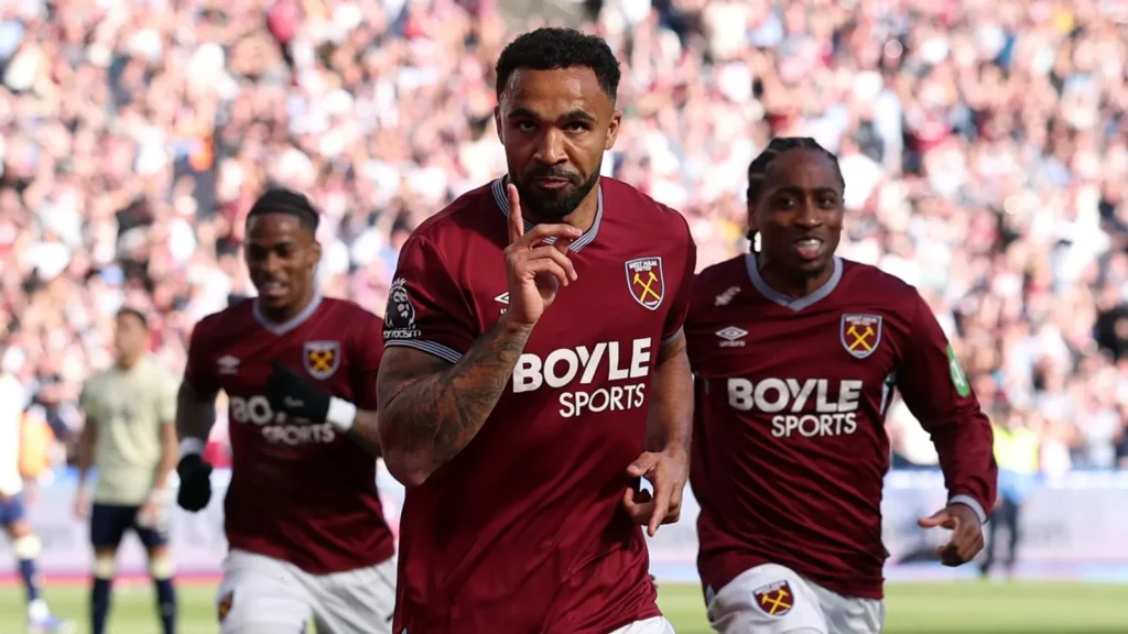 Callum Wilson celebrates his 92nd-minute winning goal against Everton at the London Stadium in 2026.