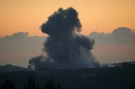 US and Iran trade fire, threatening fragile truce U.S. and Iranian forces exchange fire in the Strait of Hormuz, threatening the fragile truce.