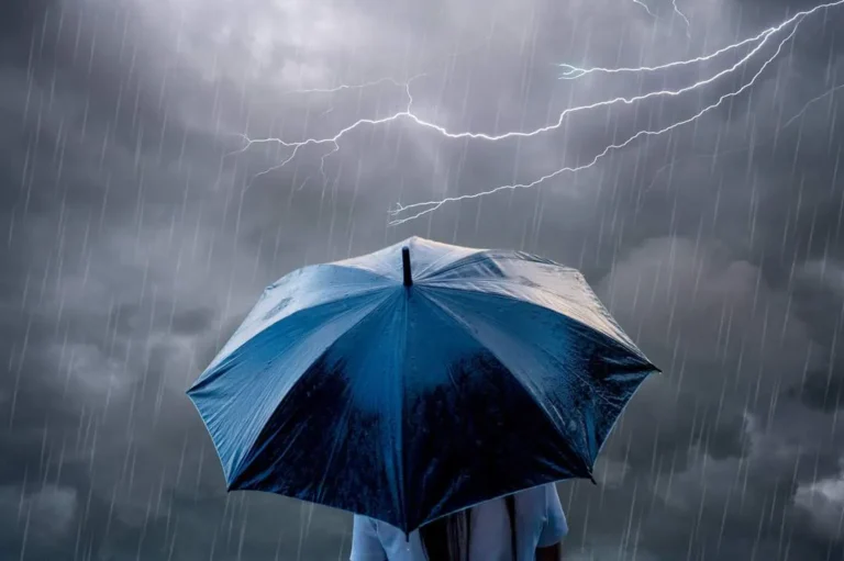 SAWS warns of severe thunderstorms, flooding risk in KwaZulu-Natal with cold weather across South Africa